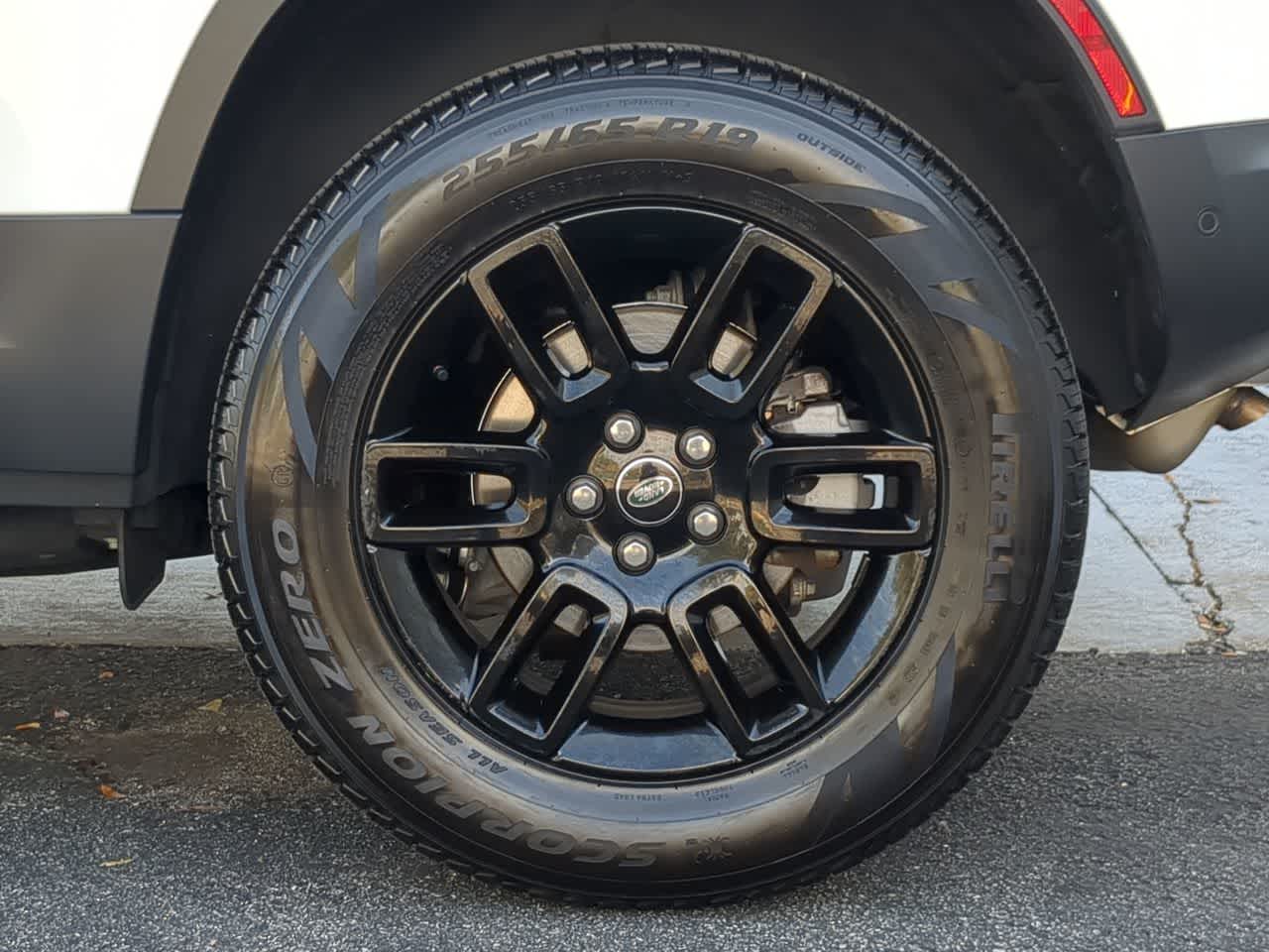 Thumbnail: 2025 Land Rover Defender - 14