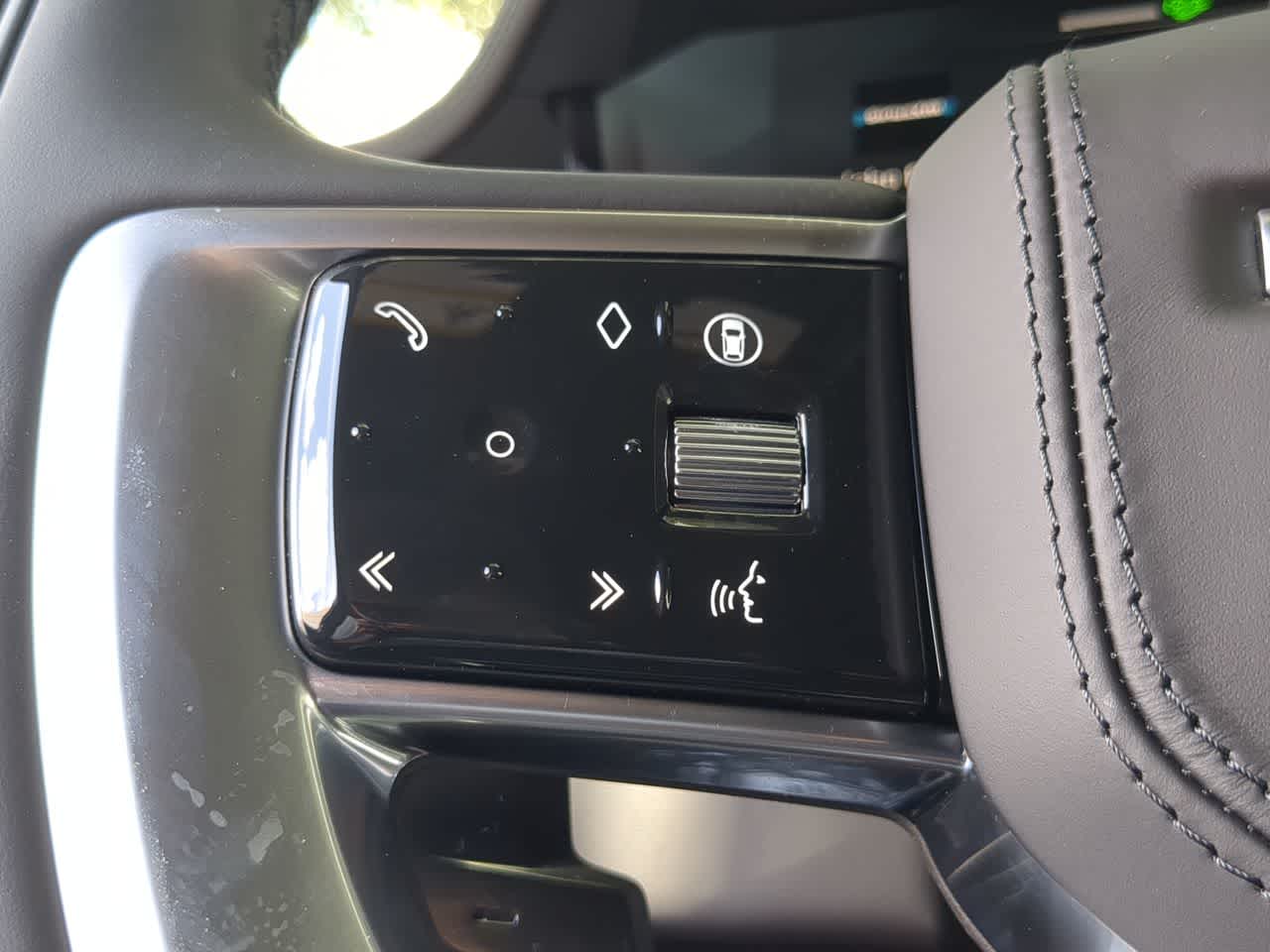 Thumbnail: 2026 Land Rover Range Rover - 25