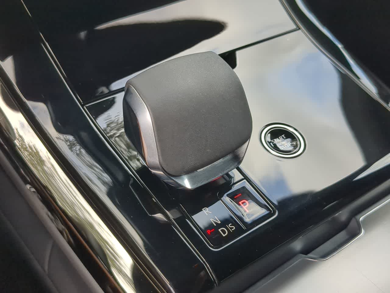 Thumbnail: 2025 Land Rover Range Rover Sport - 35