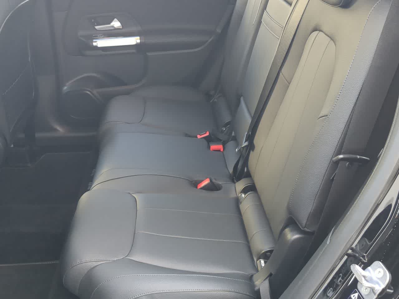 Thumbnail: 2024 Mercedes-Benz GLB - 20