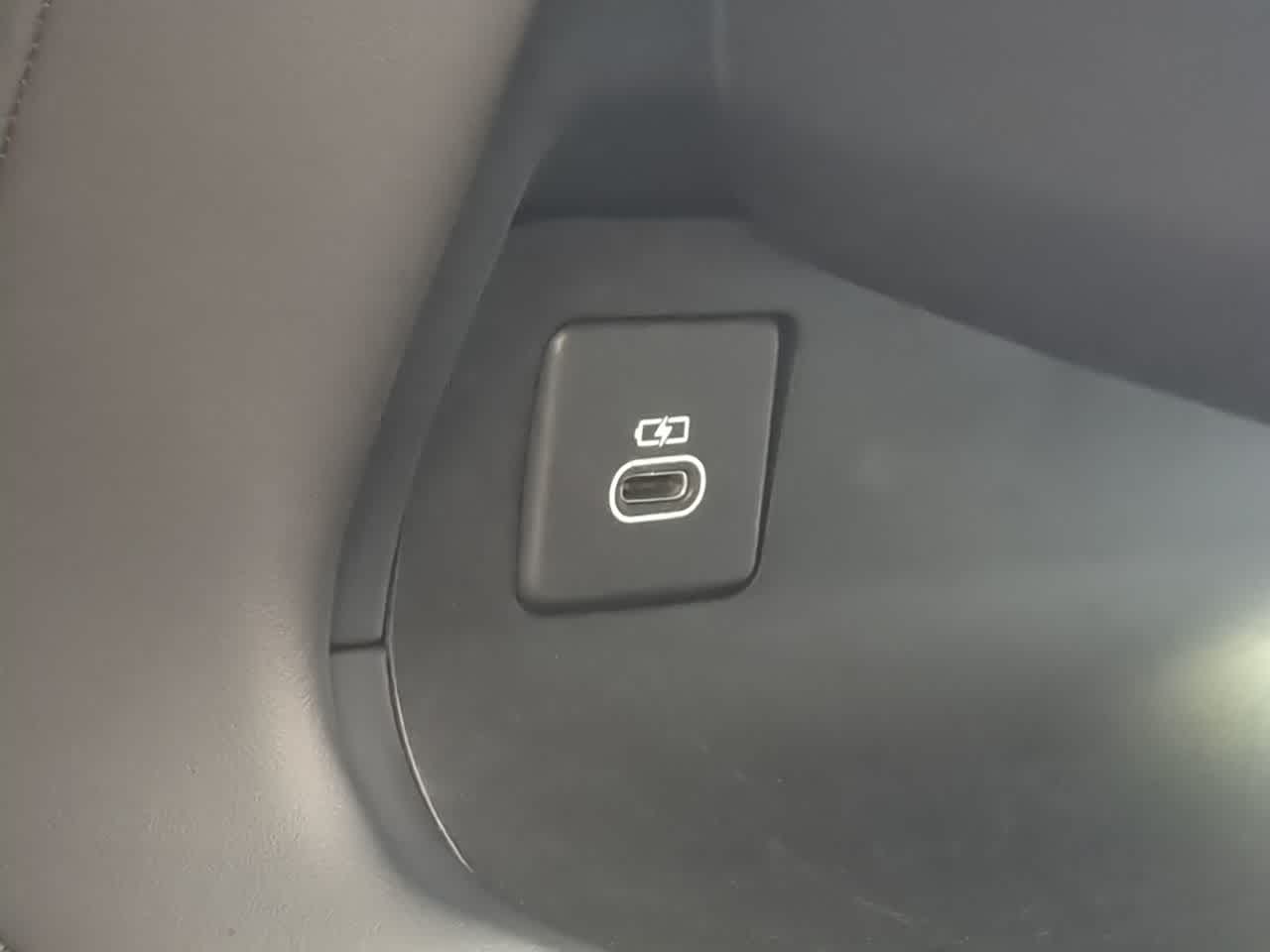 Thumbnail: 2025 Land Rover Range Rover Sport - 34