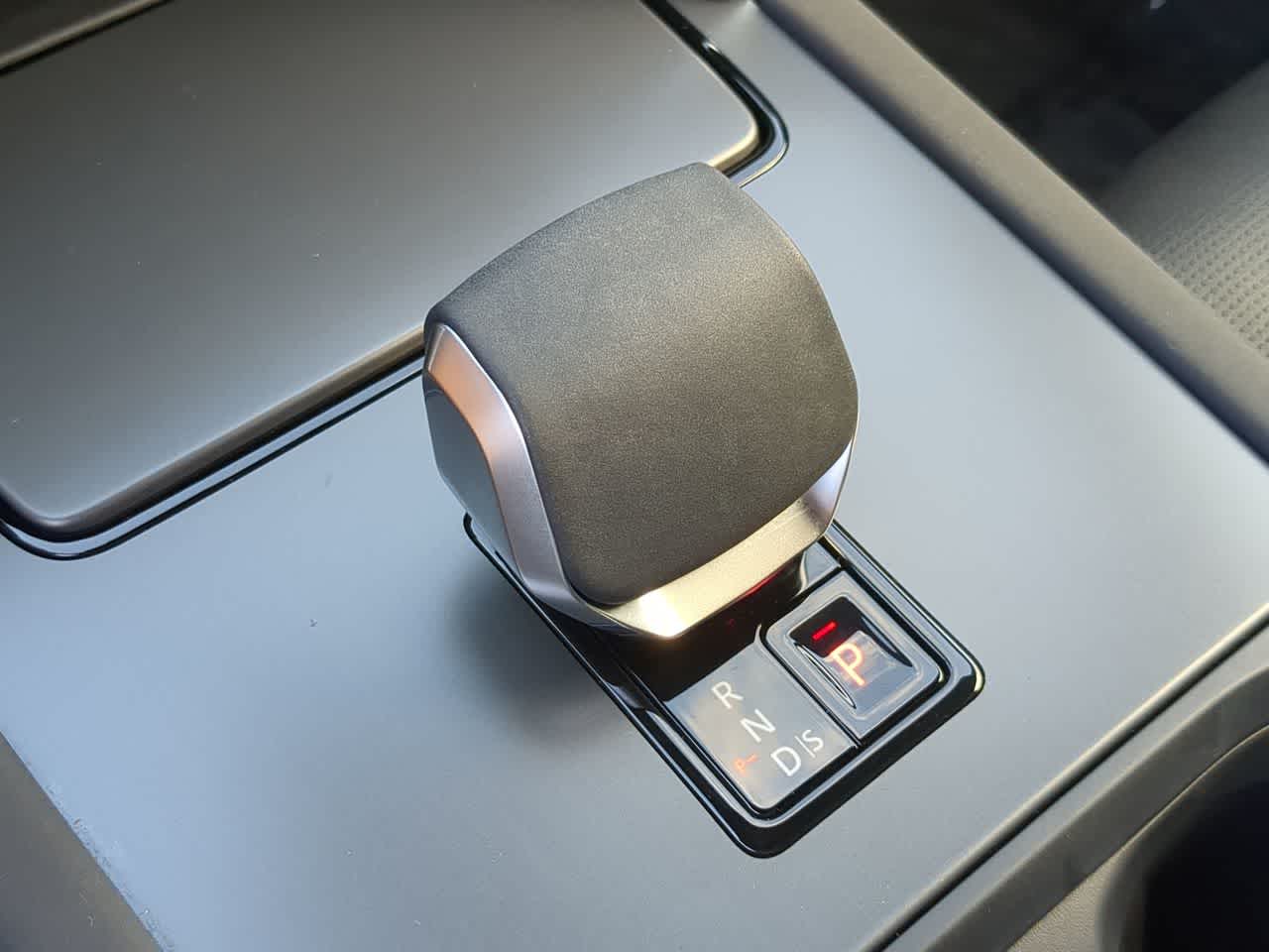 Thumbnail: 2025 Land Rover Discovery Sport - 34