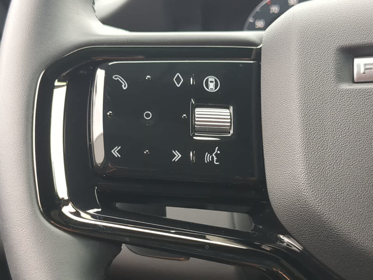 Thumbnail: 2025 Land Rover Range Rover Evoque - 26