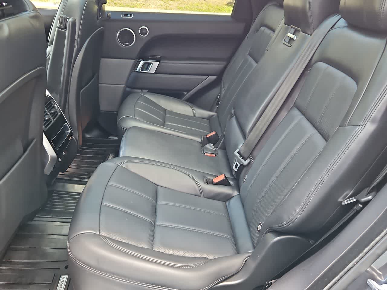 Thumbnail: 2022 Land Rover Range Rover Sport - 21