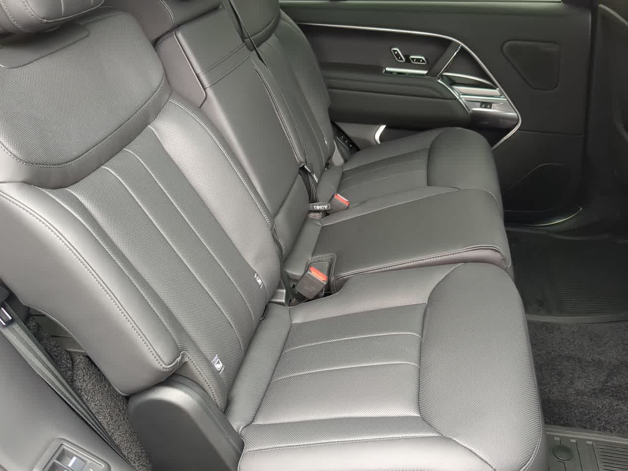 Thumbnail: 2025 Land Rover Range Rover - 22