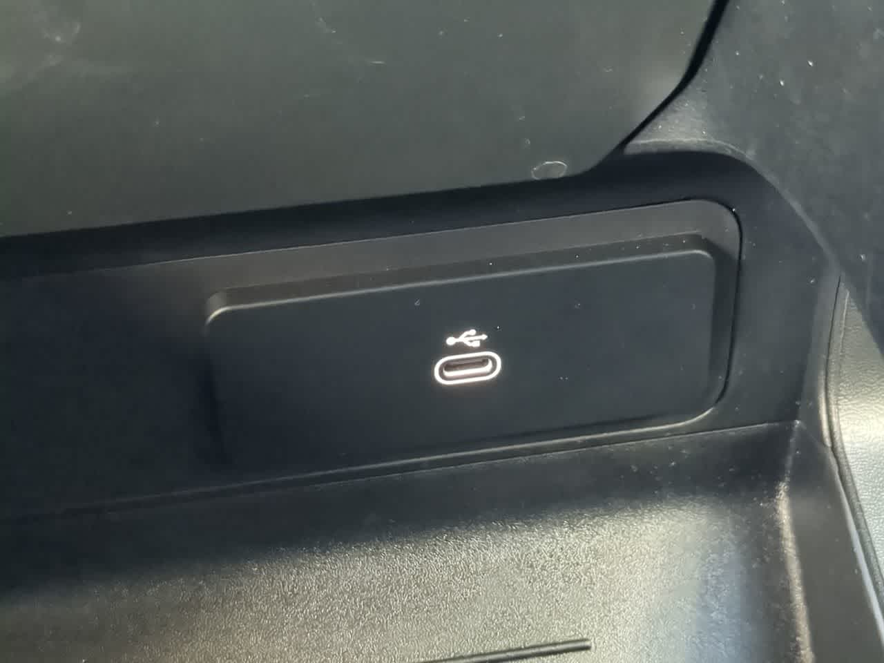 Thumbnail: 2025 Land Rover Defender - 33