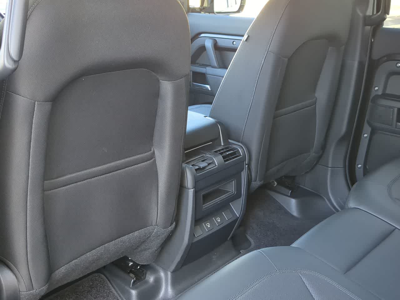 Thumbnail: 2025 Land Rover Defender - 18