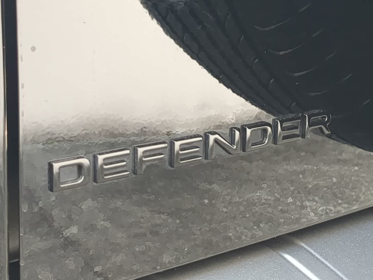 Thumbnail: 2025 Land Rover Defender - 13