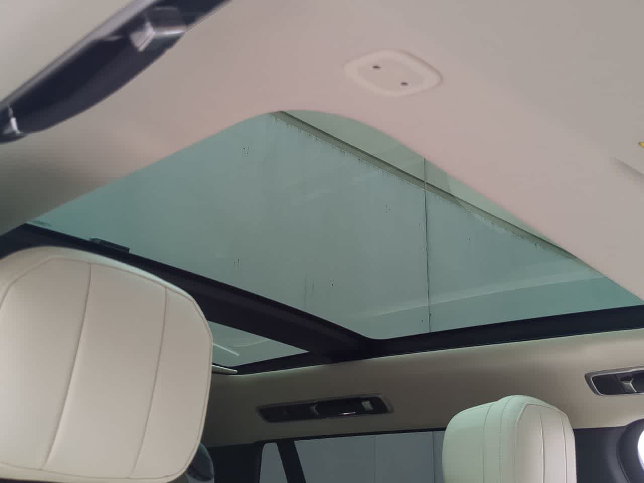 Thumbnail: 2025 Land Rover Range Rover - 20