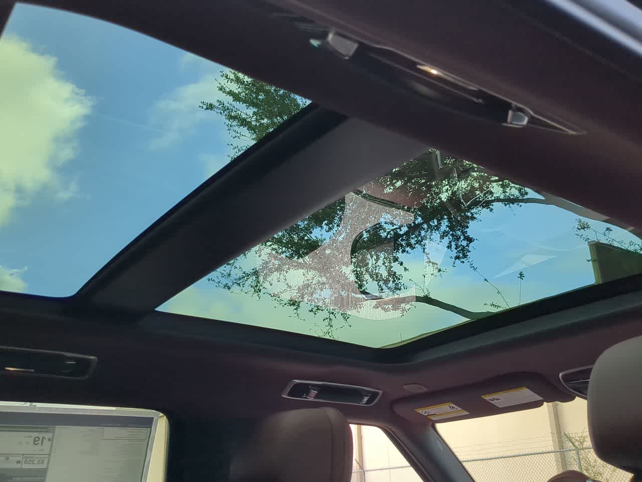 Thumbnail: 2025 Land Rover Range Rover - 22