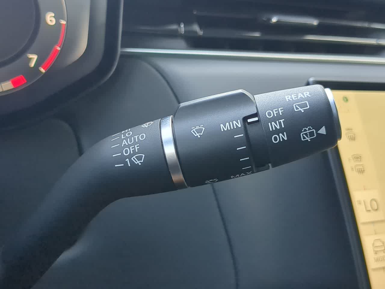 Thumbnail: 2025 Land Rover Range Rover Sport - 28