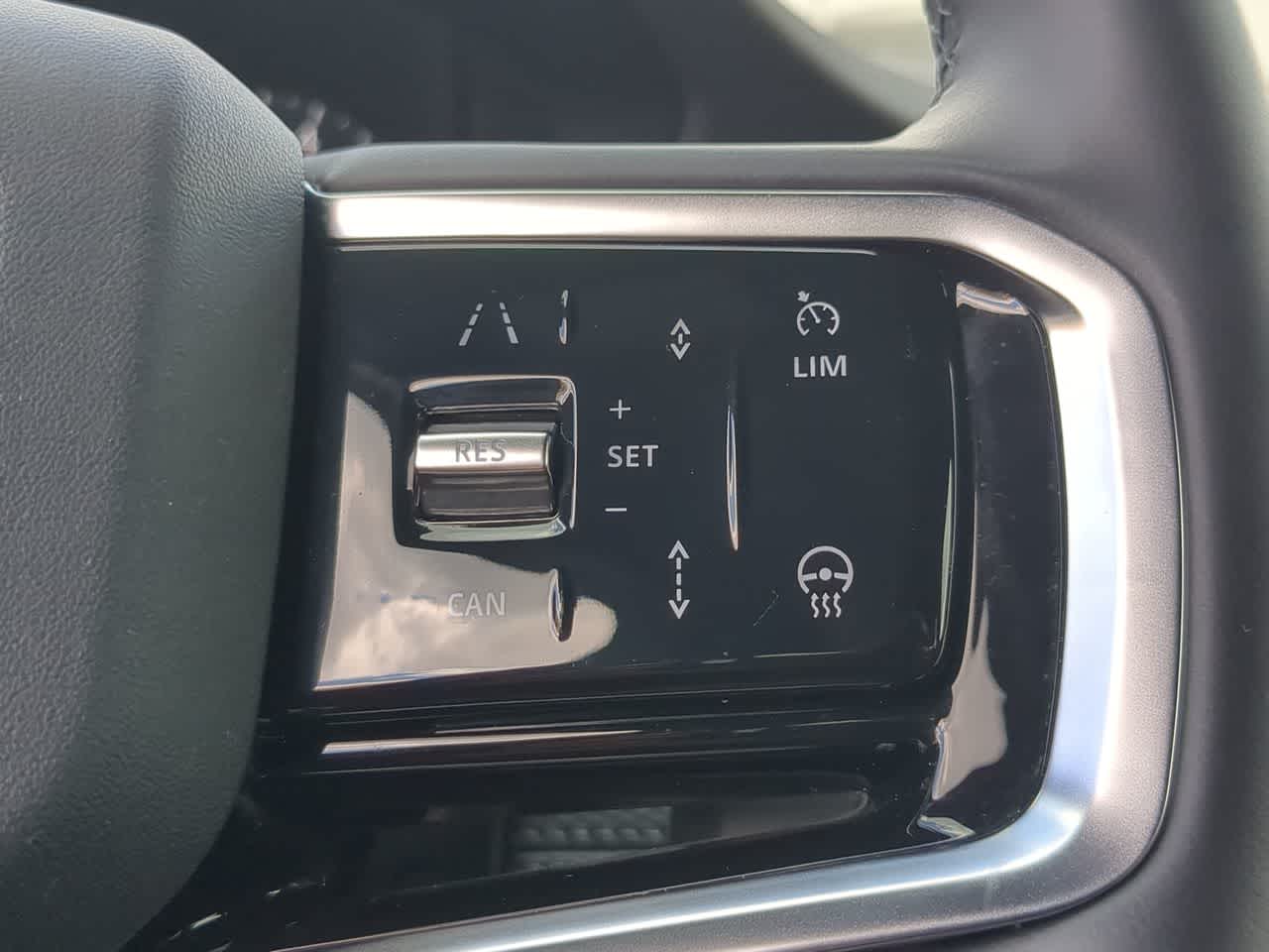 Thumbnail: 2025 Land Rover Discovery Sport - 25