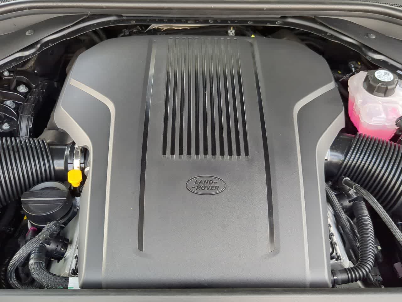 2025 Land Rover Range Rover SE 14