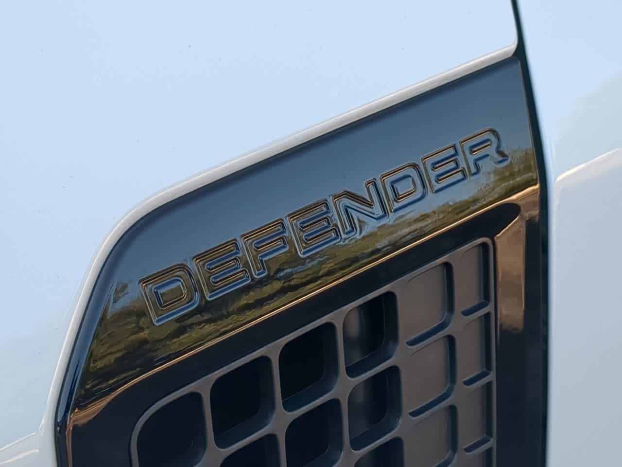 Thumbnail: 2025 Land Rover Defender - 13