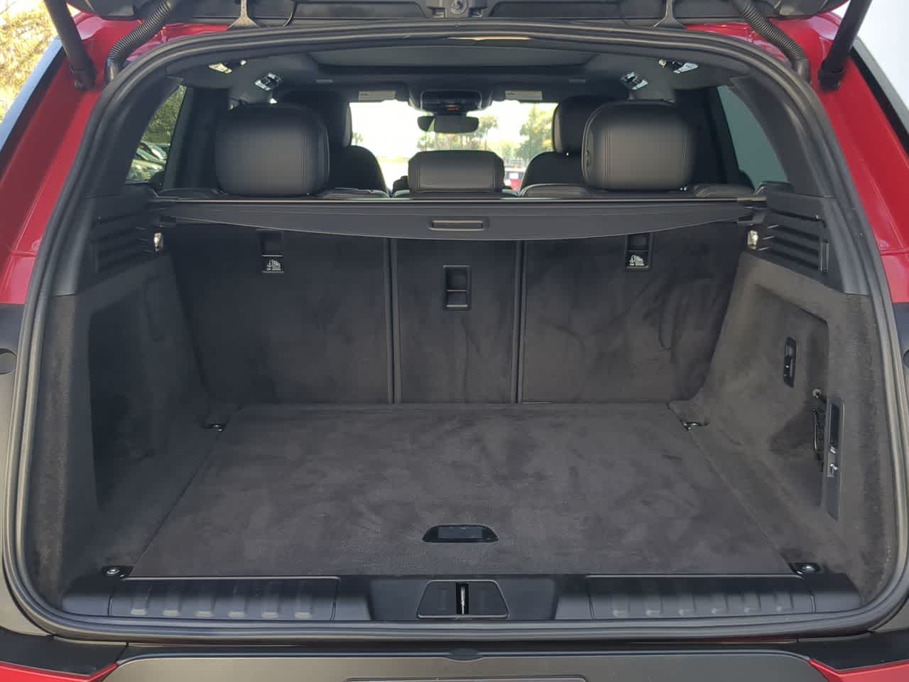 Thumbnail: 2025 Land Rover Range Rover Sport - 35