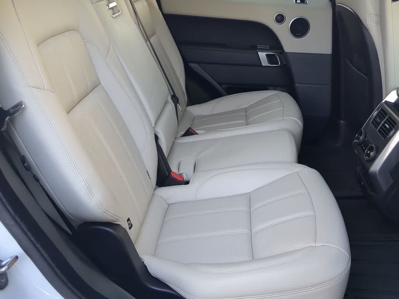 Thumbnail: 2022 Land Rover Range Rover Sport - 21