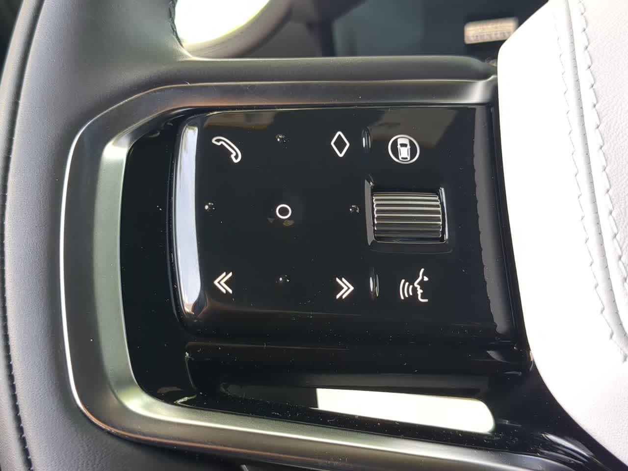 Thumbnail: 2026 Land Rover Range Rover Sport - 26