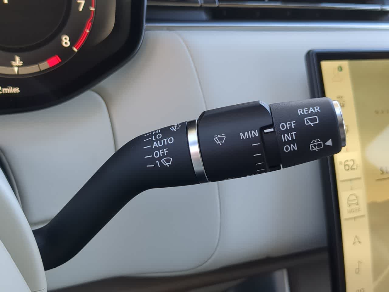 Thumbnail: 2025 Land Rover Range Rover - 28