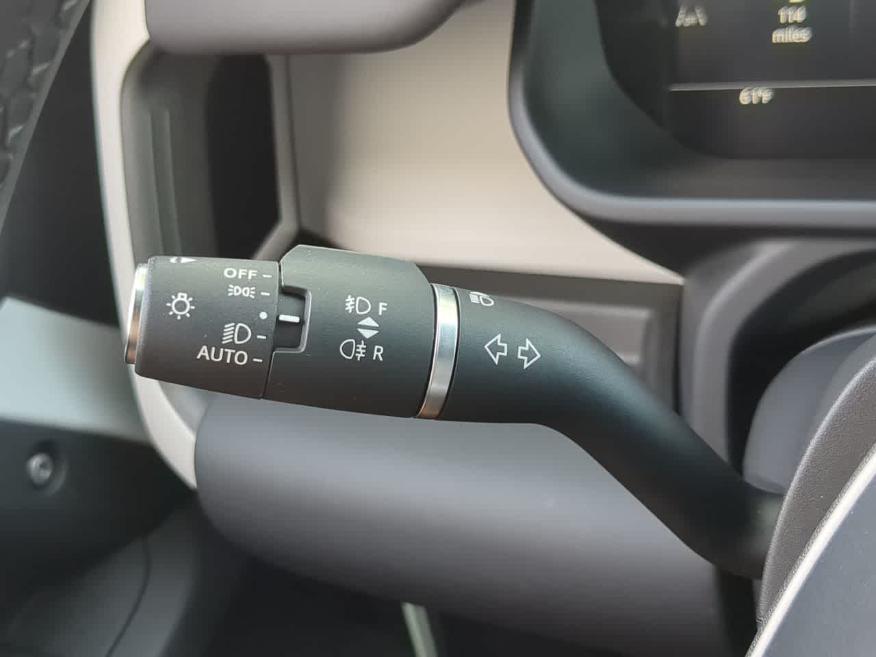 Thumbnail: 2025 Land Rover Defender - 29