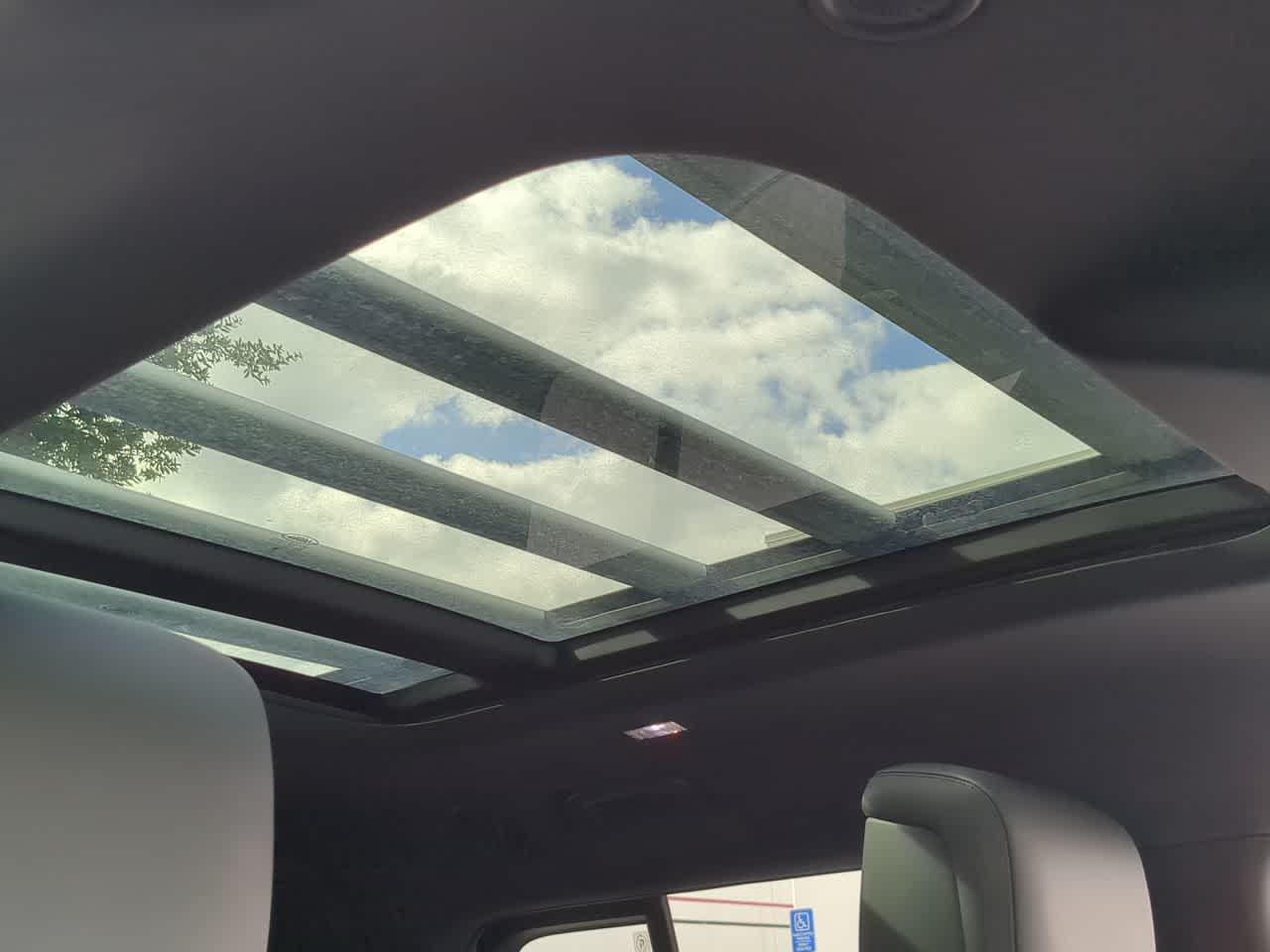 Thumbnail: 2025 Land Rover Defender - 20