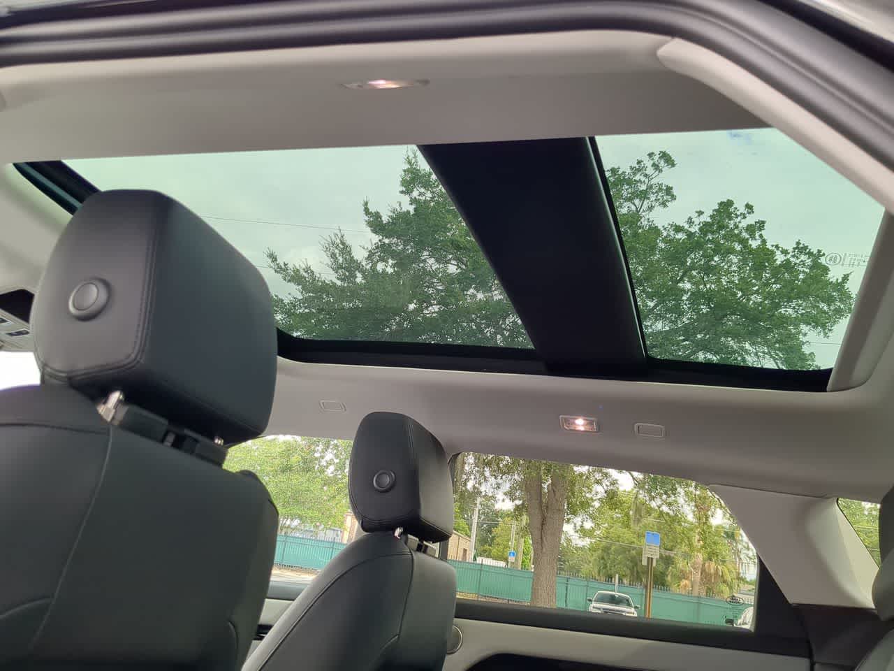 Thumbnail: 2025 Land Rover Range Rover Evoque - 21