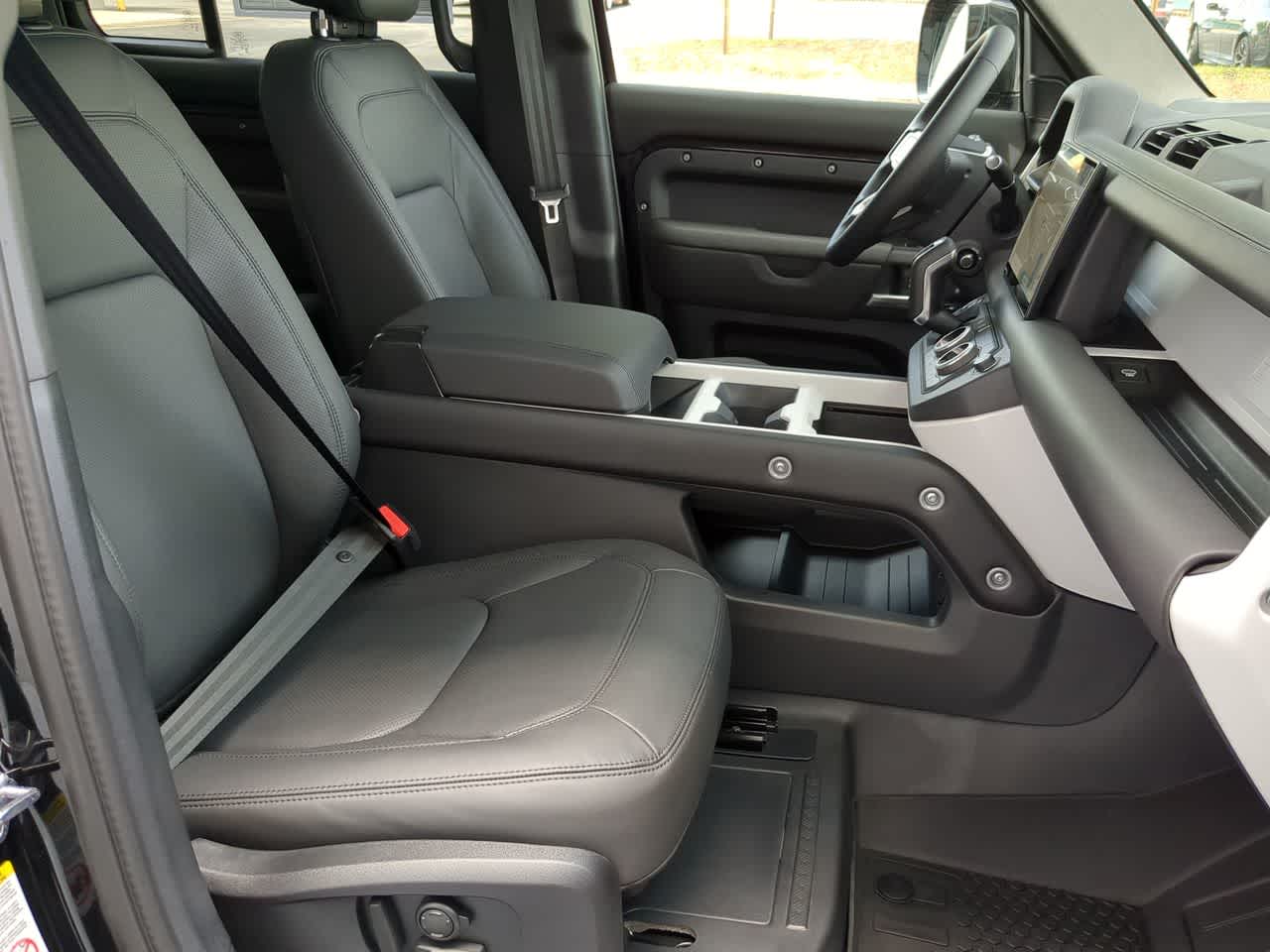 Thumbnail: 2025 Land Rover Defender - 24