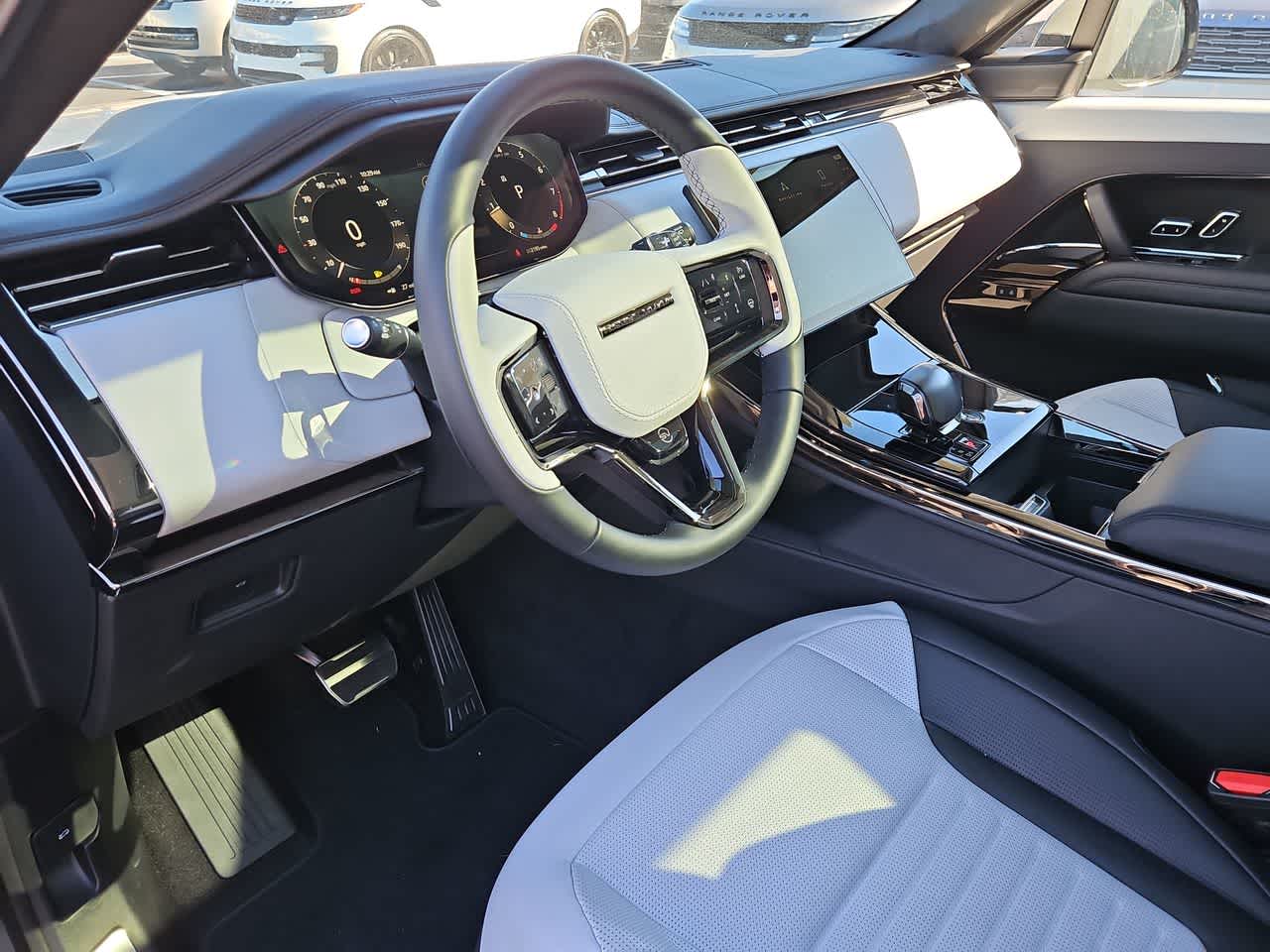 Thumbnail: 2025 Land Rover Range Rover Sport - 10