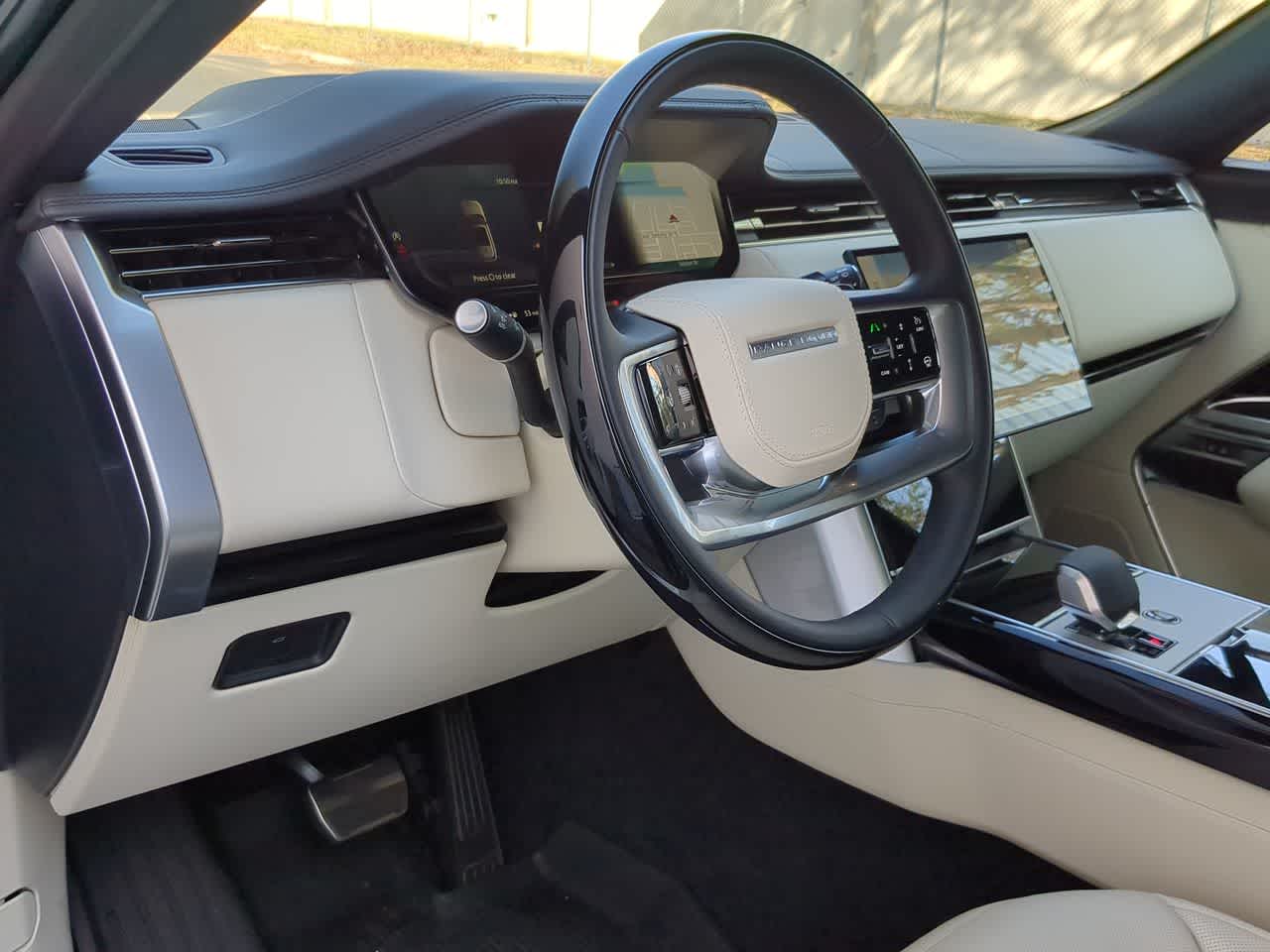 Thumbnail: 2025 Land Rover Range Rover - 10