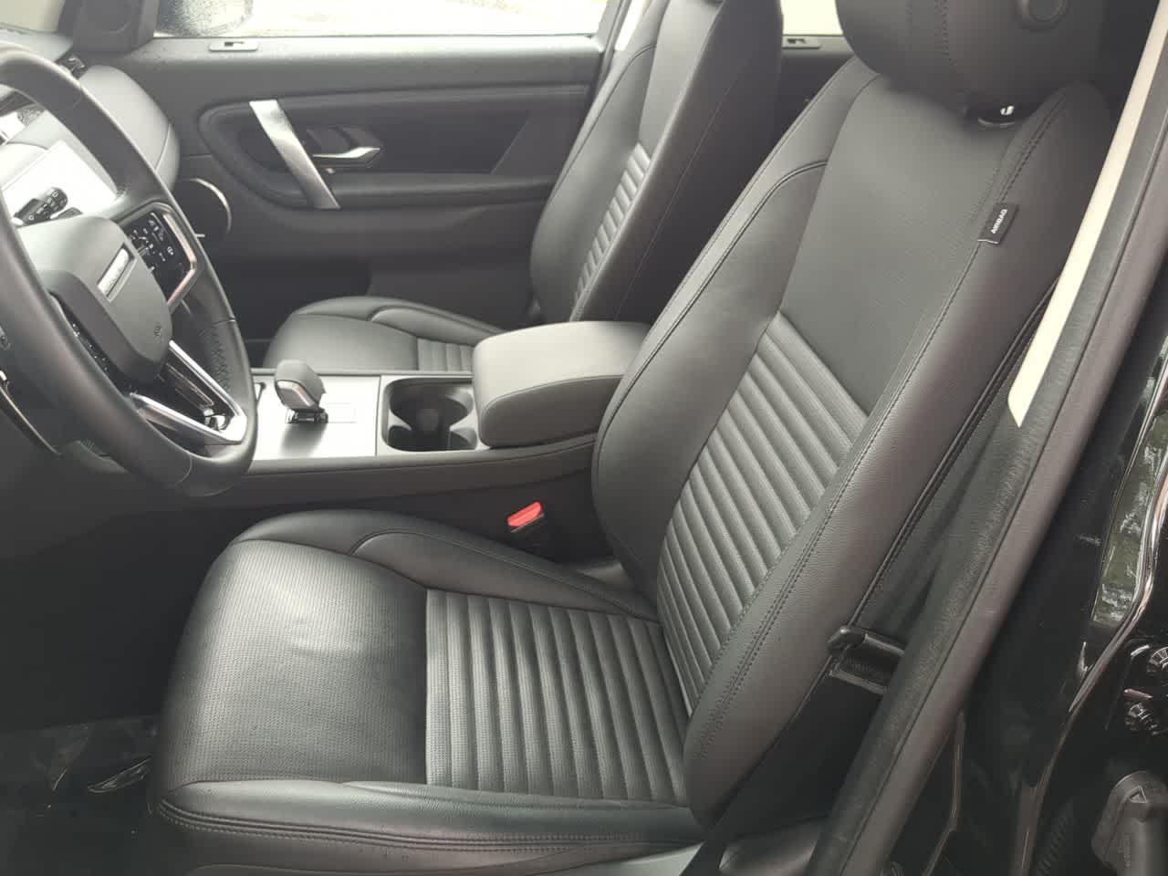 Thumbnail: 2025 Land Rover Discovery Sport - 13