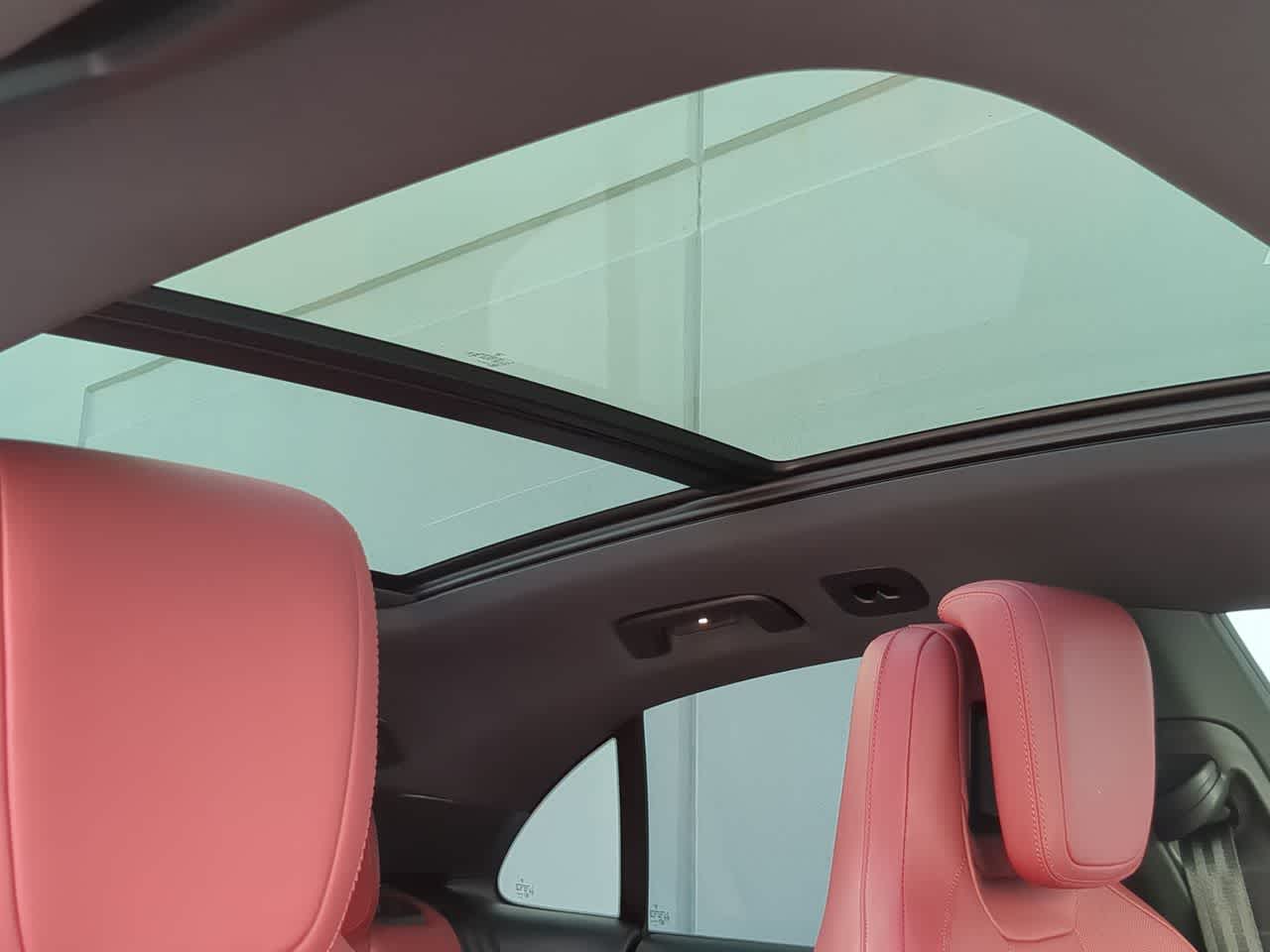 Thumbnail: 2025 Porsche Macan - 19