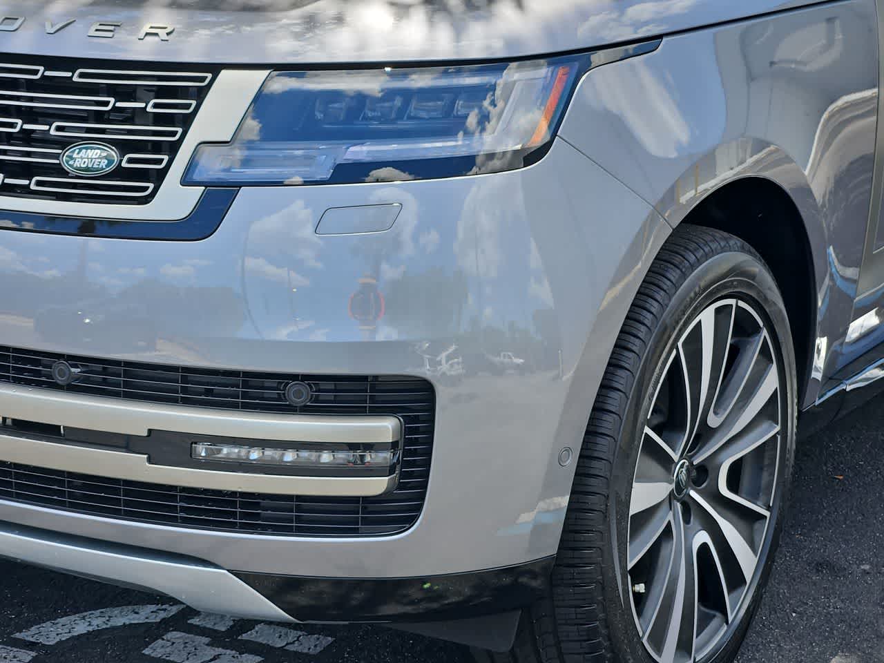 Thumbnail: 2025 Land Rover Range Rover - 11