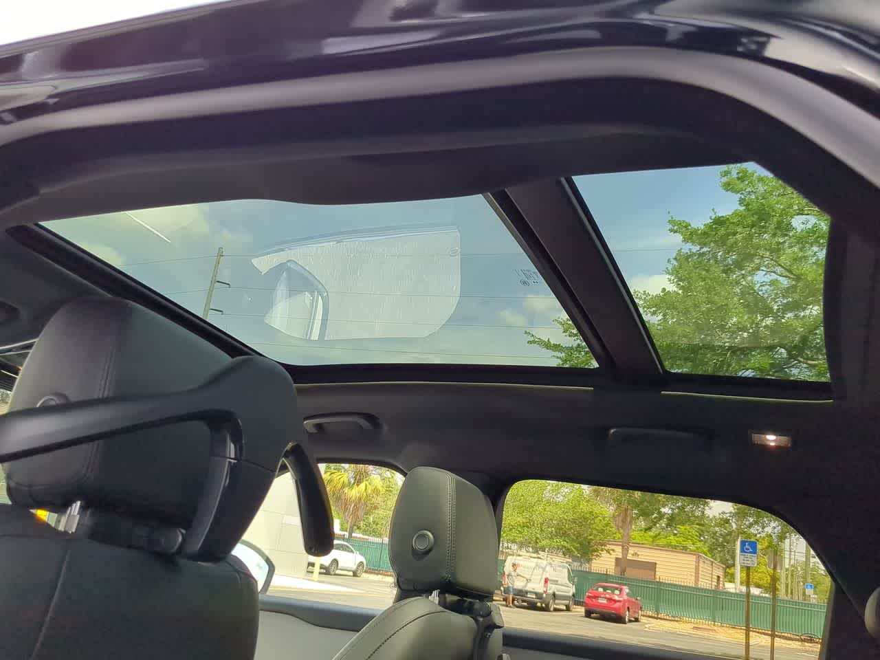 Thumbnail: 2026 Land Rover Range Rover Velar - 23