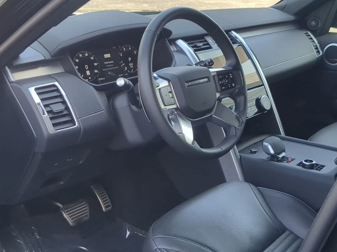 Thumbnail: 2025 Land Rover Discovery - 10