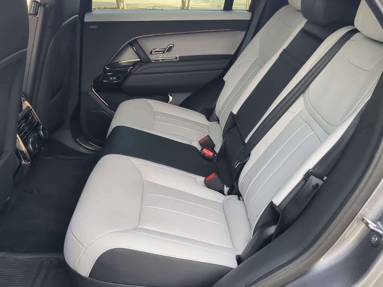 Thumbnail: 2025 Land Rover Range Rover Sport - 21