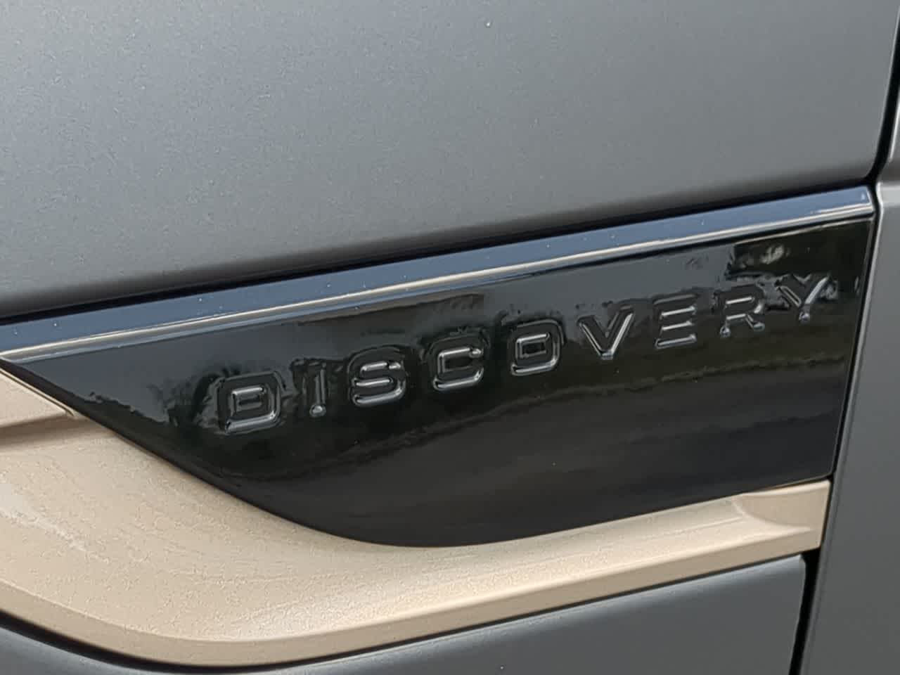 Thumbnail: 2026 Land Rover Discovery - 13