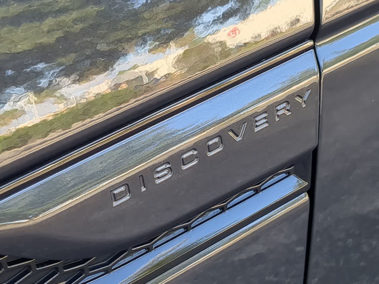 Thumbnail: 2025 Land Rover Discovery Sport - 12