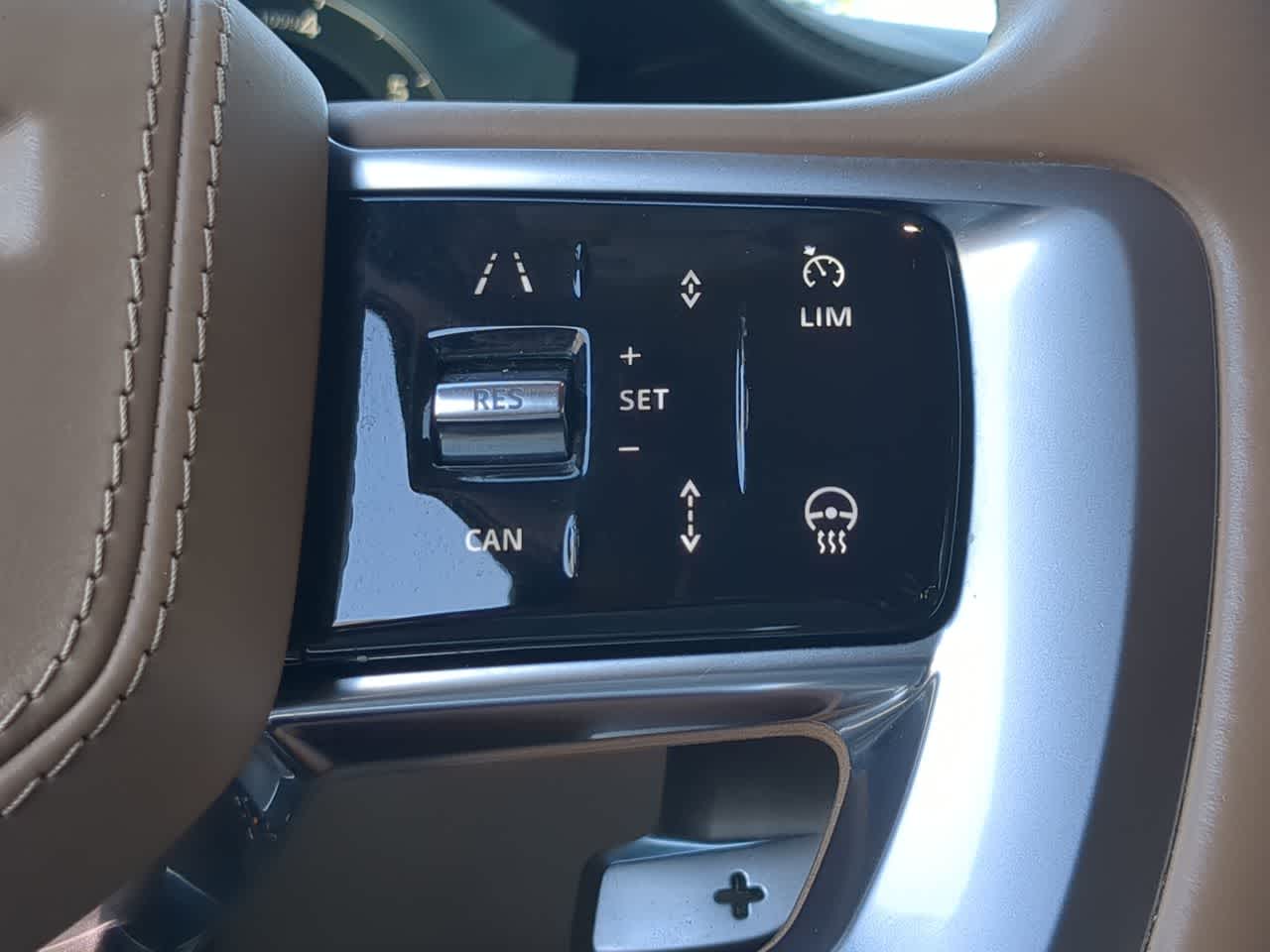 Thumbnail: 2023 Land Rover Range Rover - 26