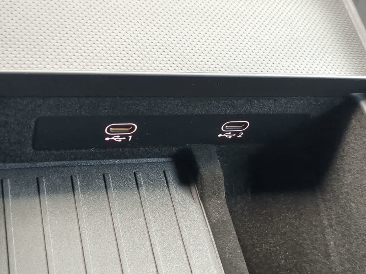 Thumbnail: 2021 Audi Q8 - 32