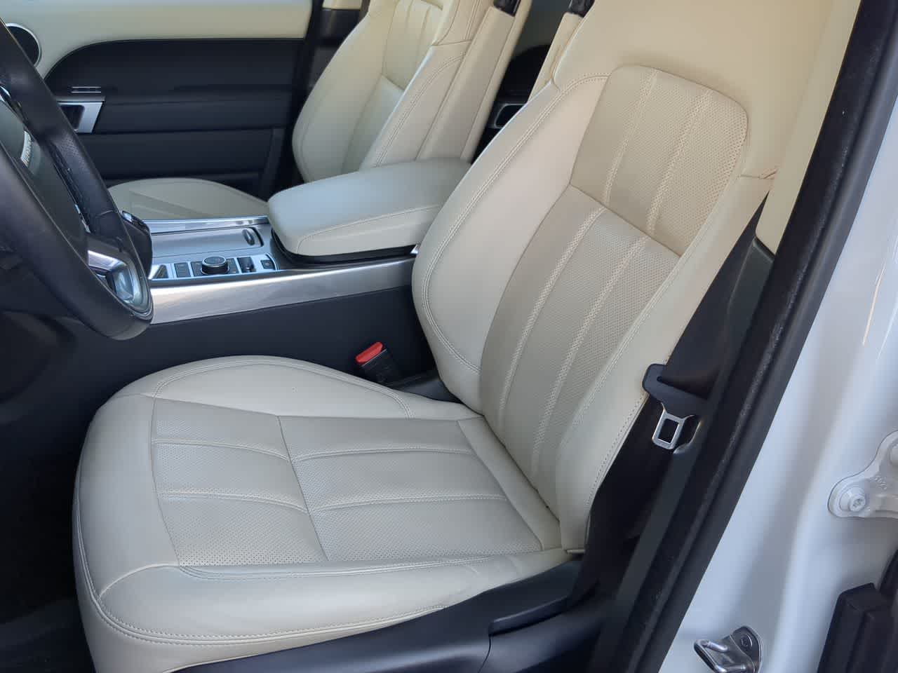 Thumbnail: 2022 Land Rover Range Rover Sport - 16