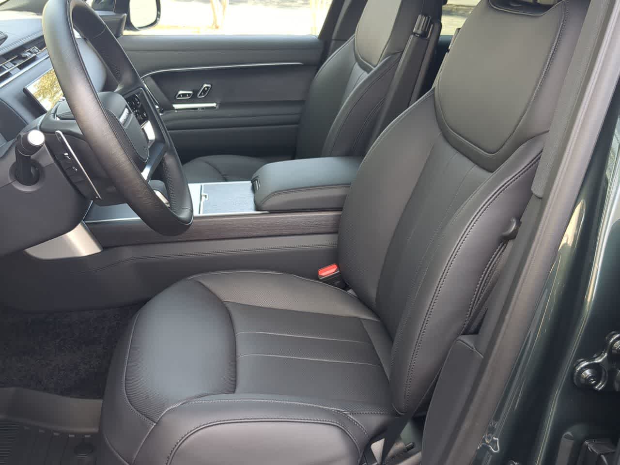 Thumbnail: 2026 Land Rover Range Rover - 17