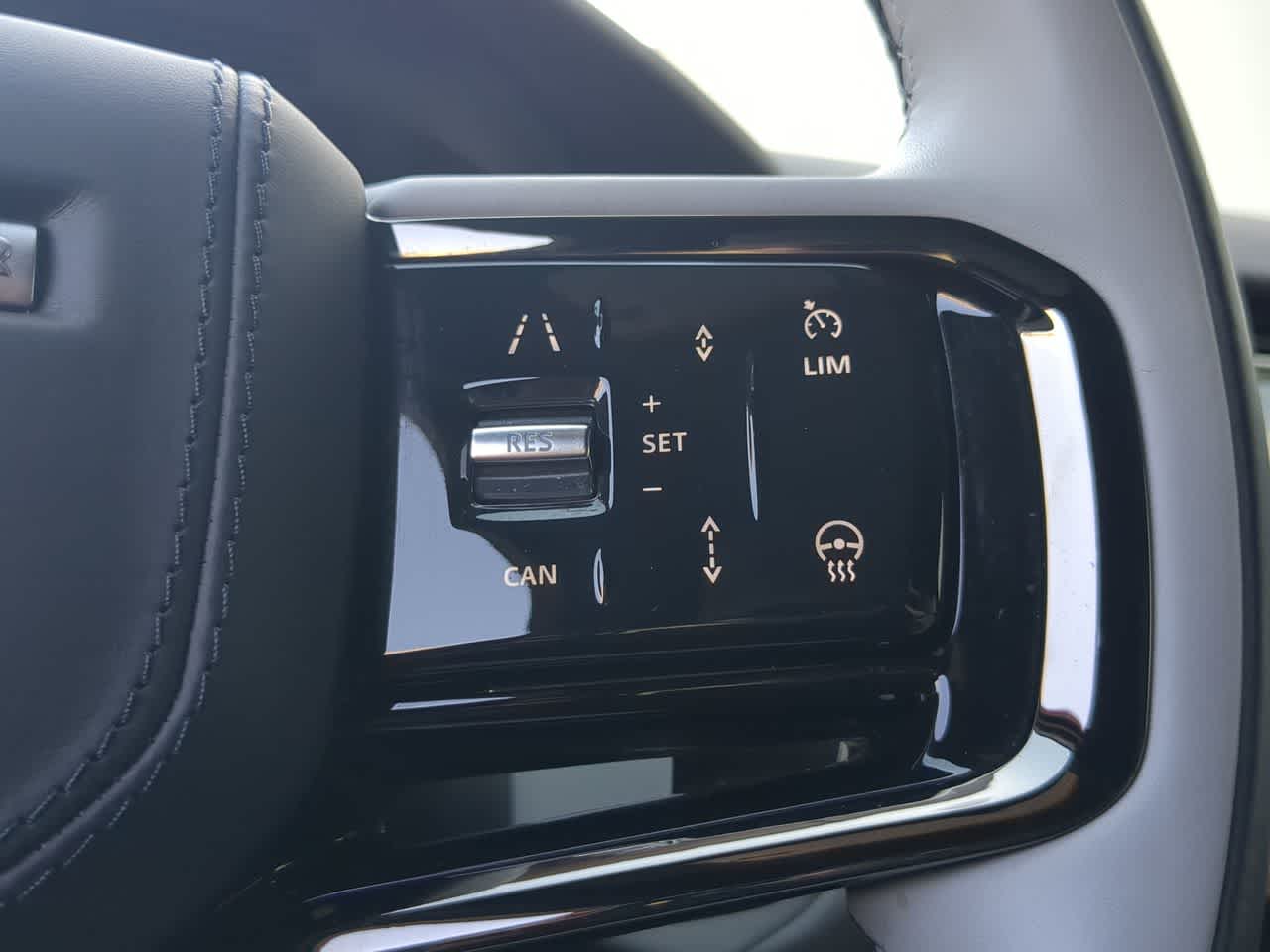 Thumbnail: 2026 Land Rover Range Rover Velar - 26