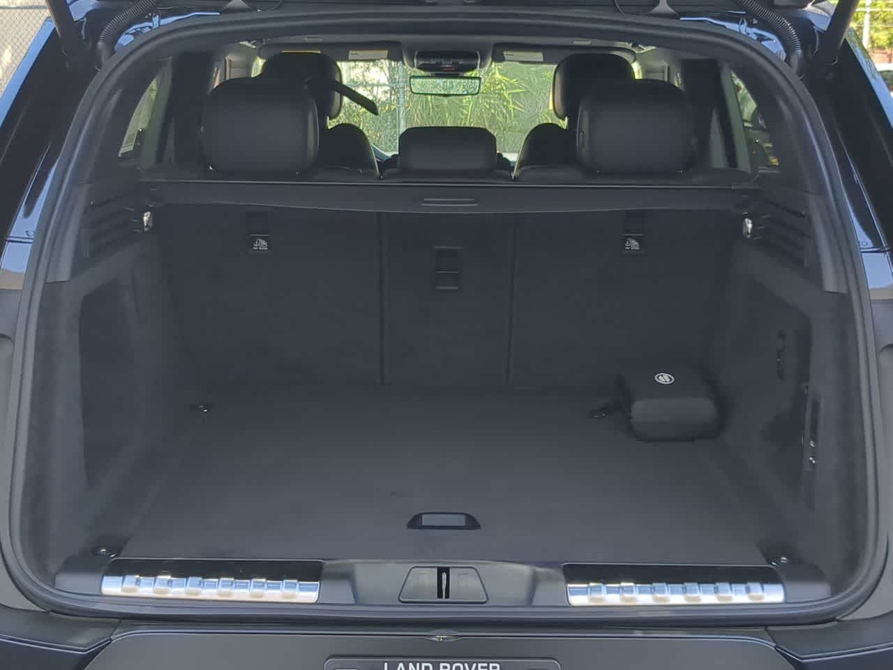 Thumbnail: 2026 Land Rover Range Rover Sport - 37