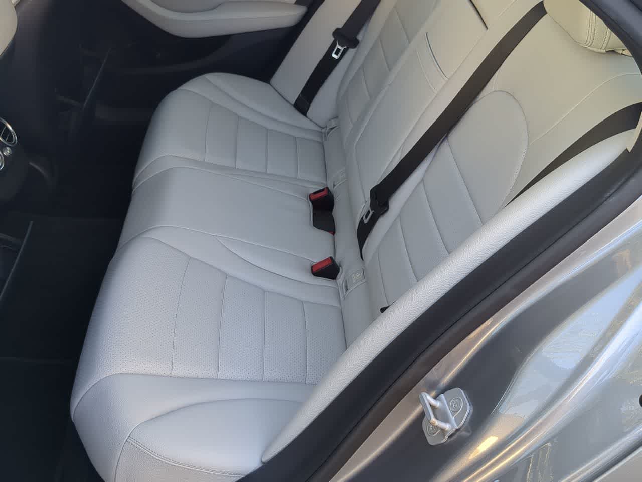 Thumbnail: 2015 Mercedes-Benz C-Class - 20