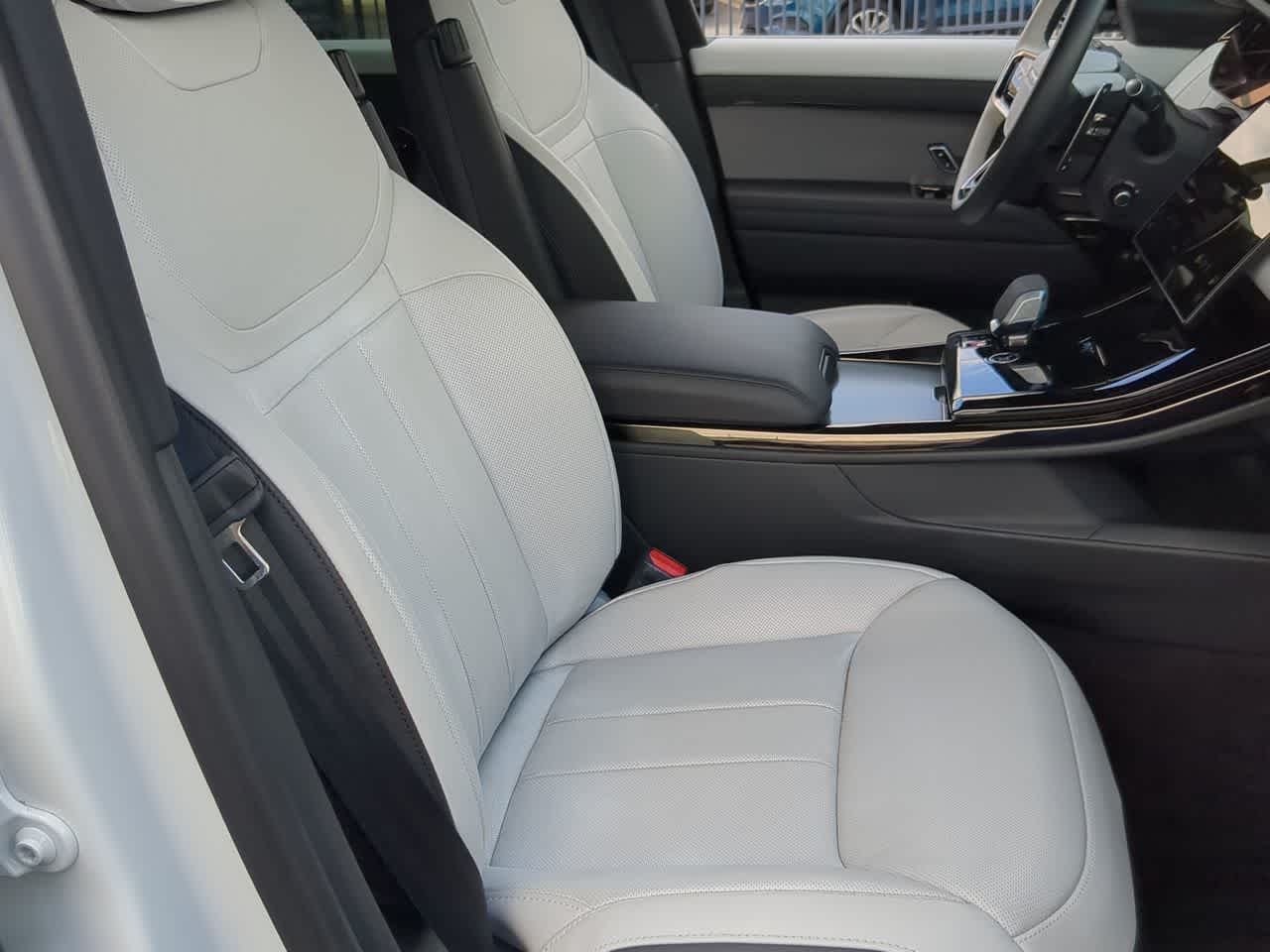 Thumbnail: 2025 Land Rover Range Rover Sport - 24