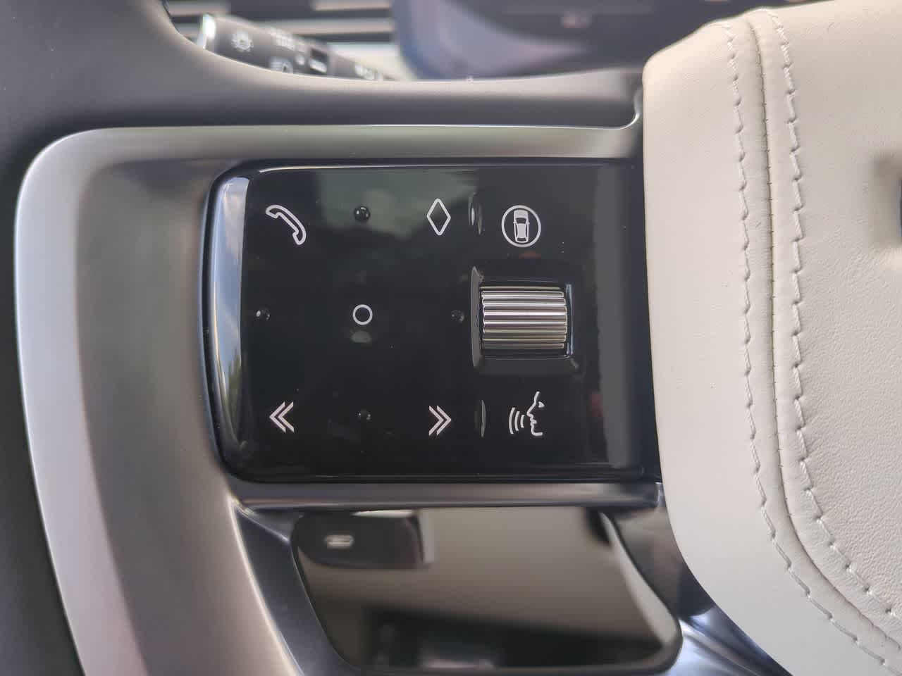 Thumbnail: 2025 Land Rover Range Rover - 25