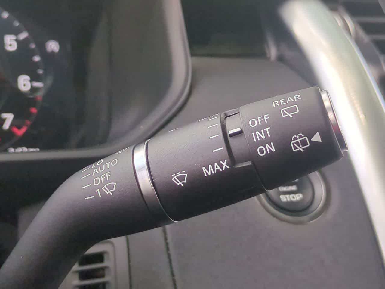 Thumbnail: 2025 Land Rover Discovery - 26