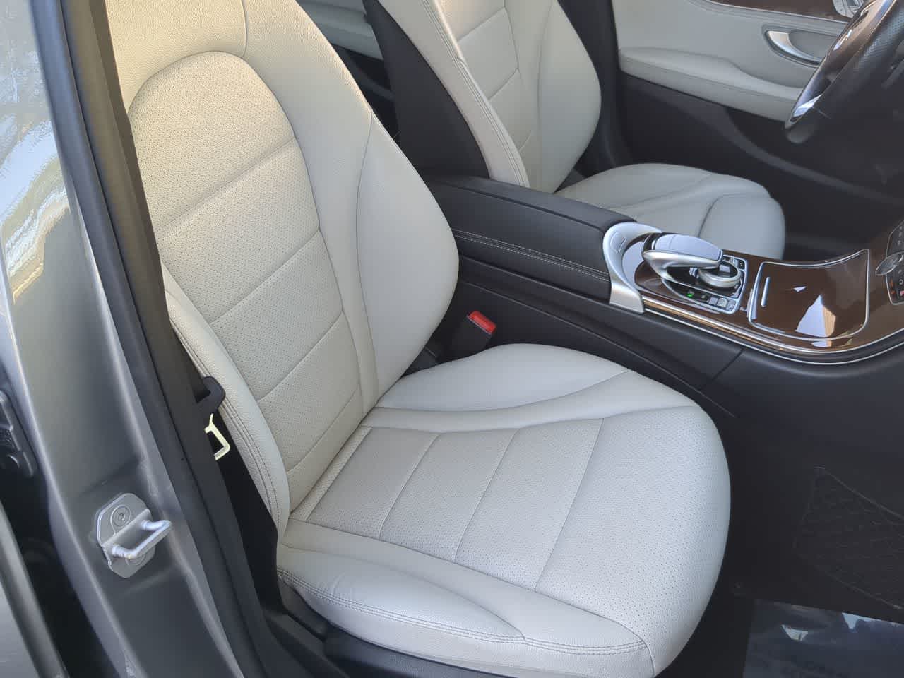 Thumbnail: 2015 Mercedes-Benz C-Class - 23