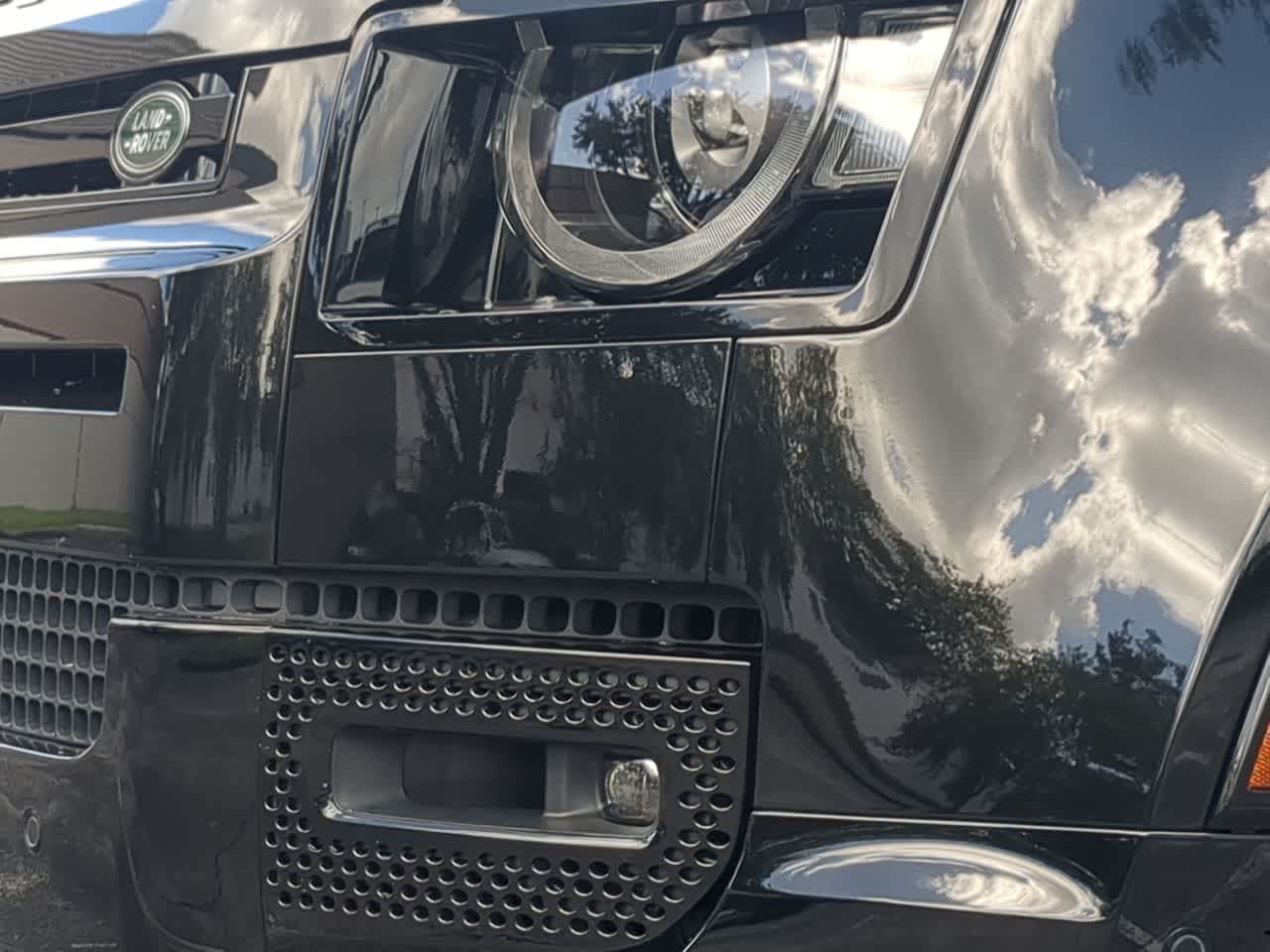 Thumbnail: 2025 Land Rover Defender - 11