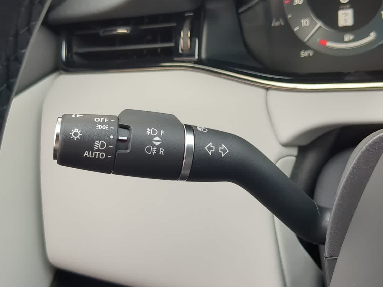 Thumbnail: 2026 Land Rover Range Rover Evoque - 28