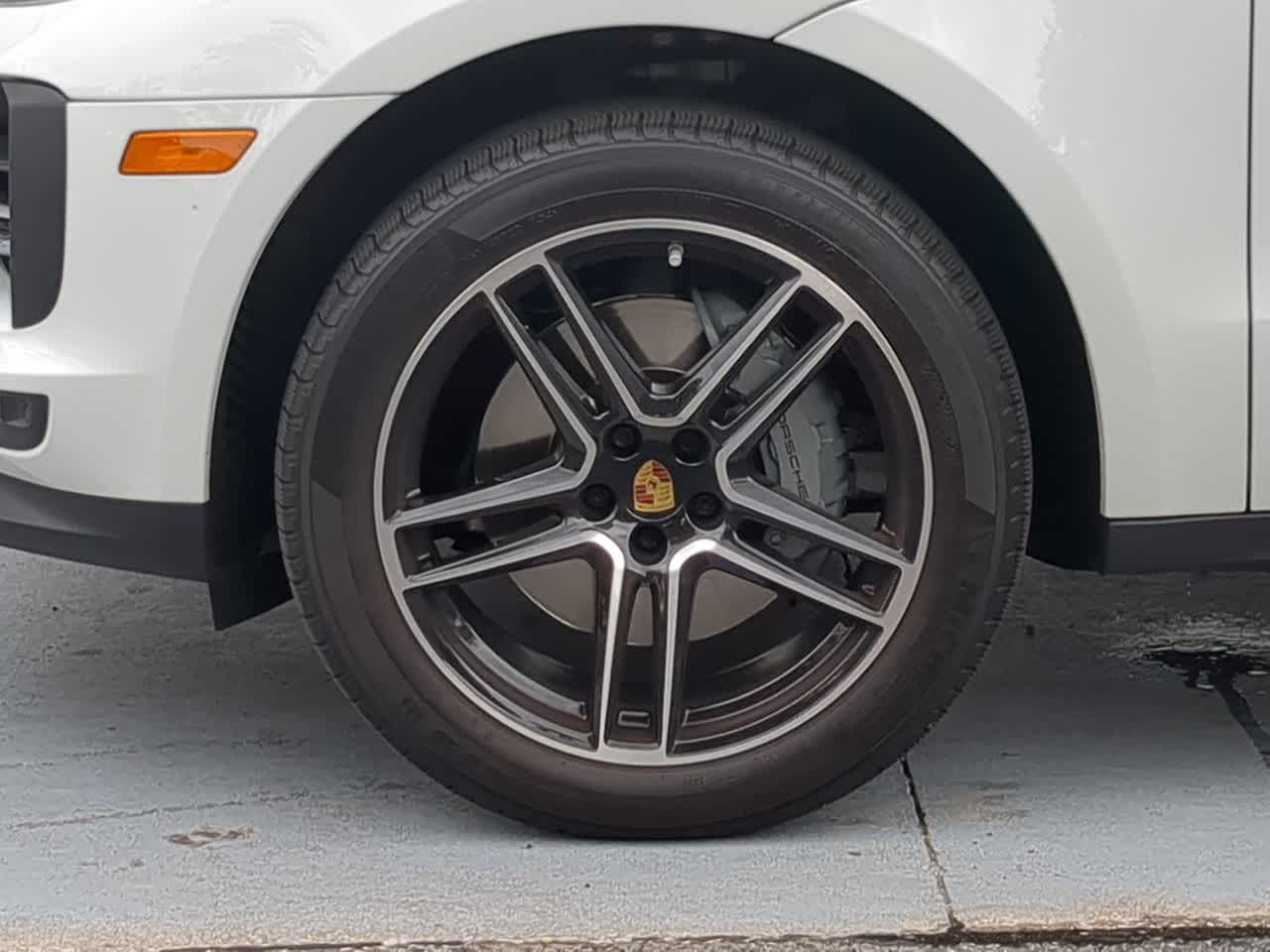 Thumbnail: 2021 Porsche Macan - 14